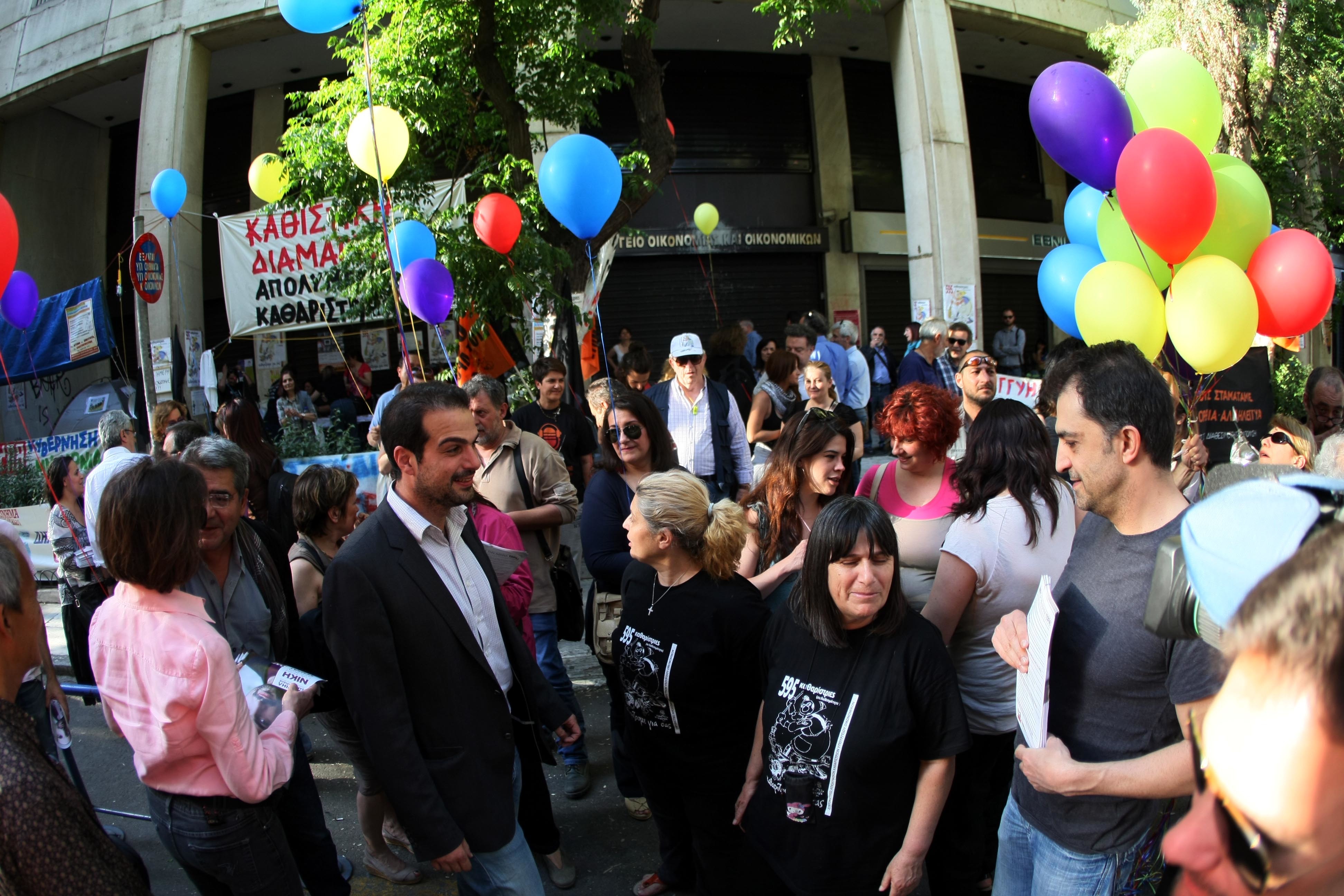 Συνάντηση Γ. Σακελλαρίδη με τις απολυμένες καθαρίστριες