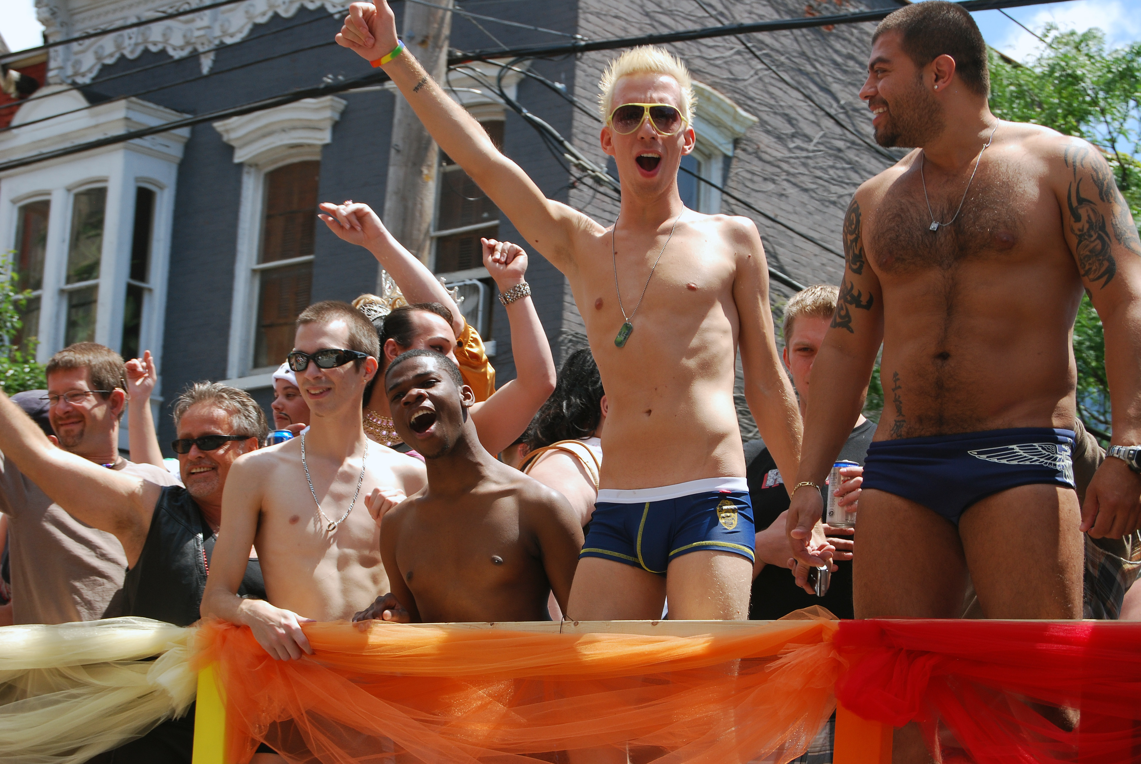 Ματαιώθηκε η πολυσηζητημένη παρέλαση ομοφυλόφιλων στην Αλβανία