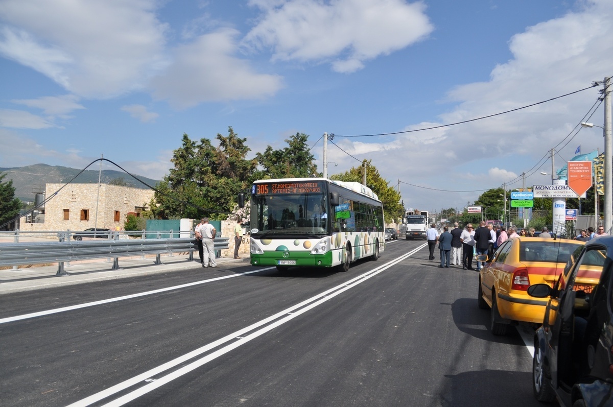 Επιτέλους! Δόθηκε στην κυκλοφορία η γέφυρα της λεωφόρου Σπάτων!