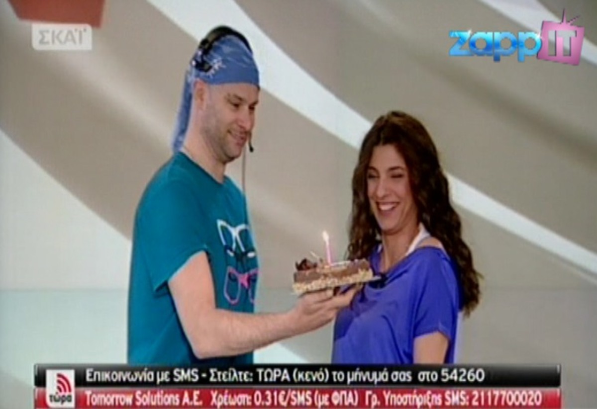 Η τούρτα γενεθλίων που αιφνιδίασε την Πόπη Τσαπανίδου στον αέρα της εκπομπής!