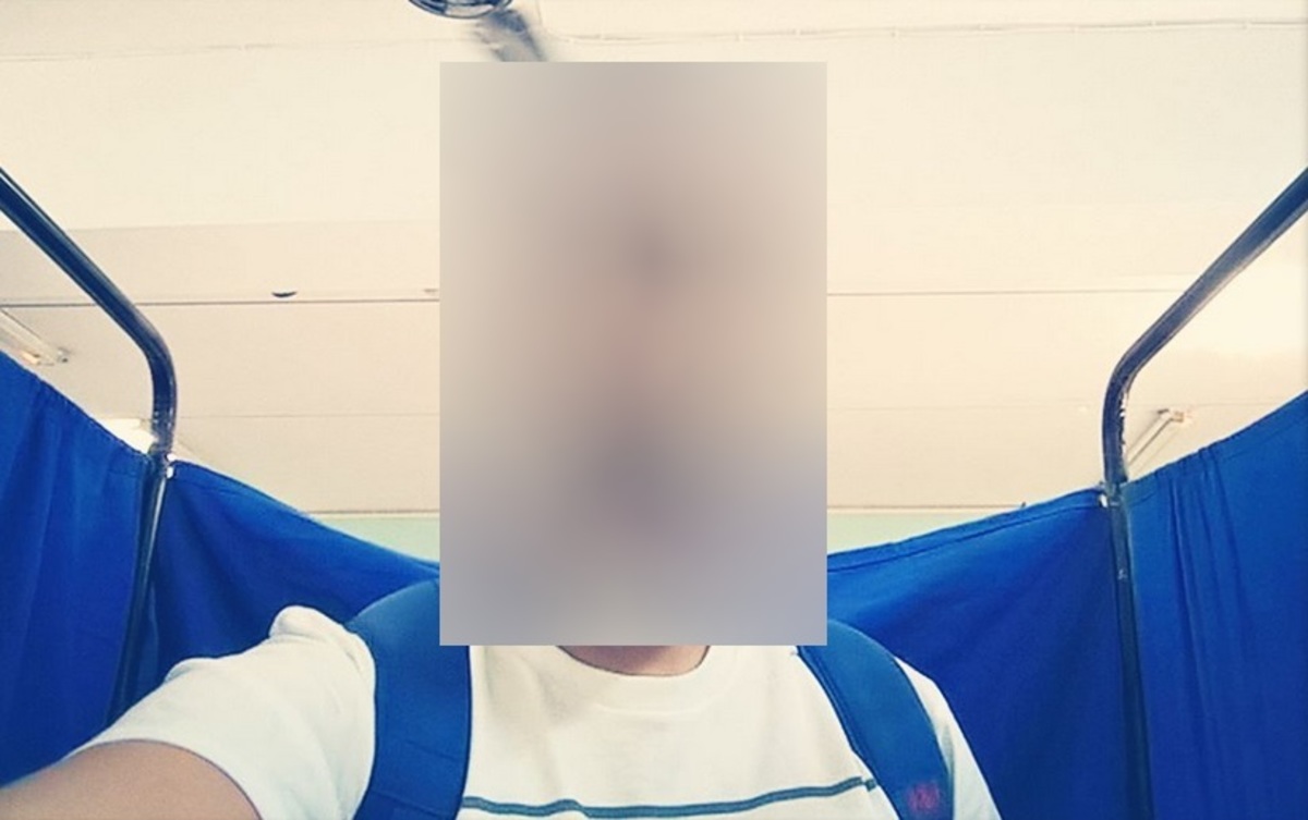 Εκλογές 2015: Ποιος παρουσιαστής έβγαλε selfie μέσα στο παραβάν;
