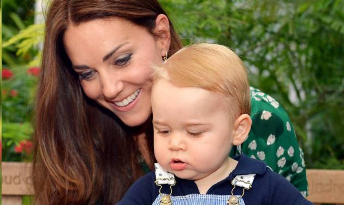 Kate Middleton: Ποιος προσέχει τον πρίγκιπα George, όσο είναι στο μαιευτήριο;