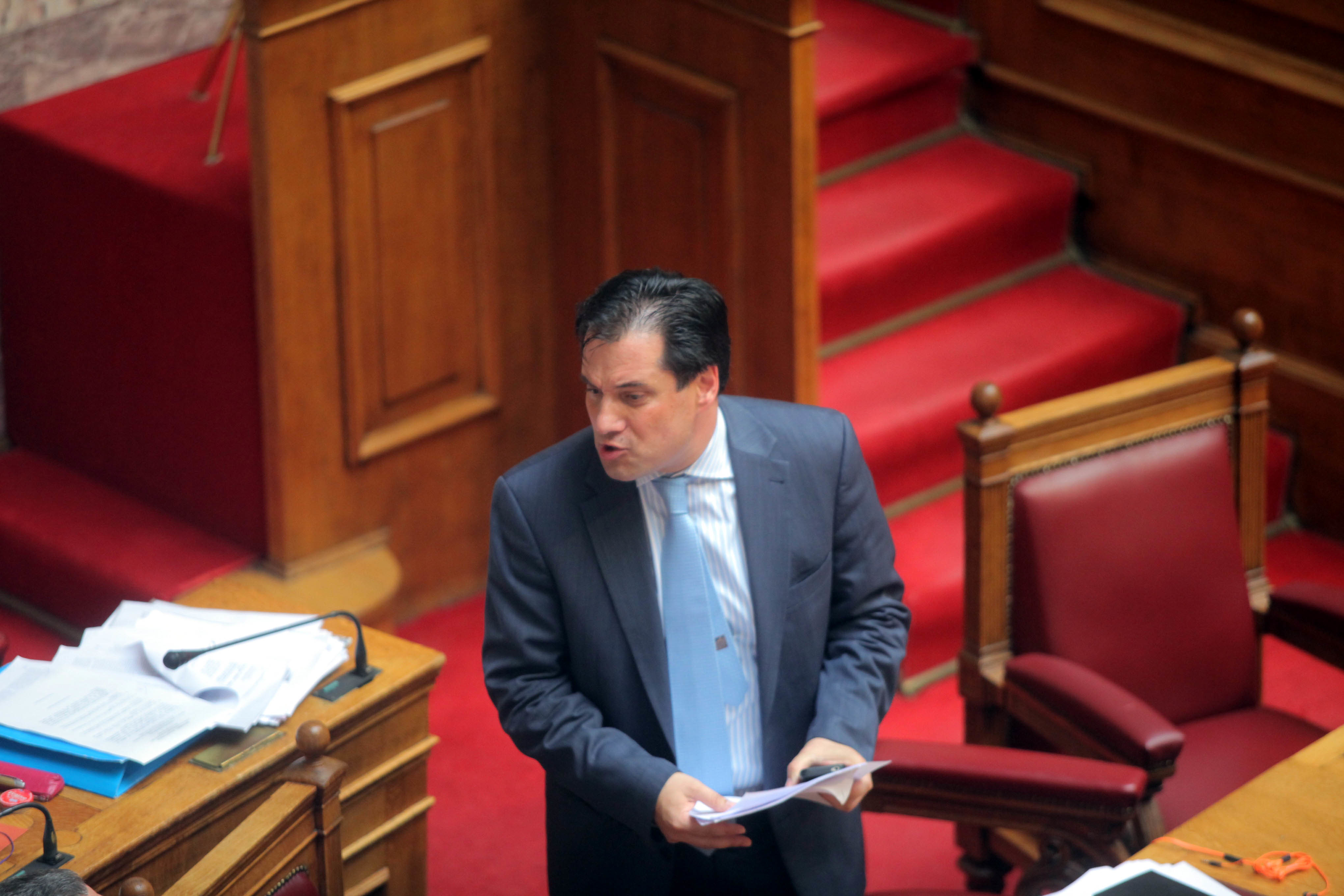 Χαμός στη Βουλή! Κουρουπλής: Είστε ο υπουργός των ράντζων – Γεωργιάδης: Είστε κοινός συκοφάντης
