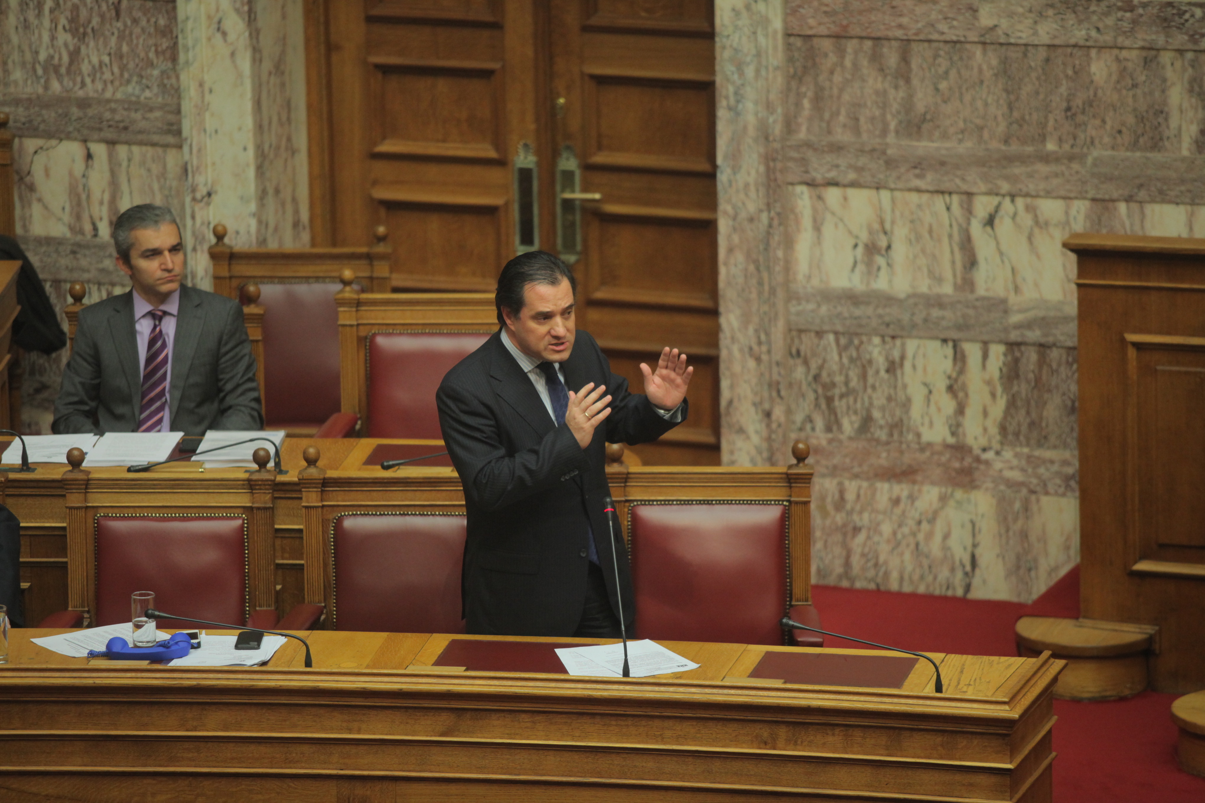 Άδωνις: Ελάτε σε διάλογο – Παπαρήγα: Δε σας έχουμε εμπιστοσύνη