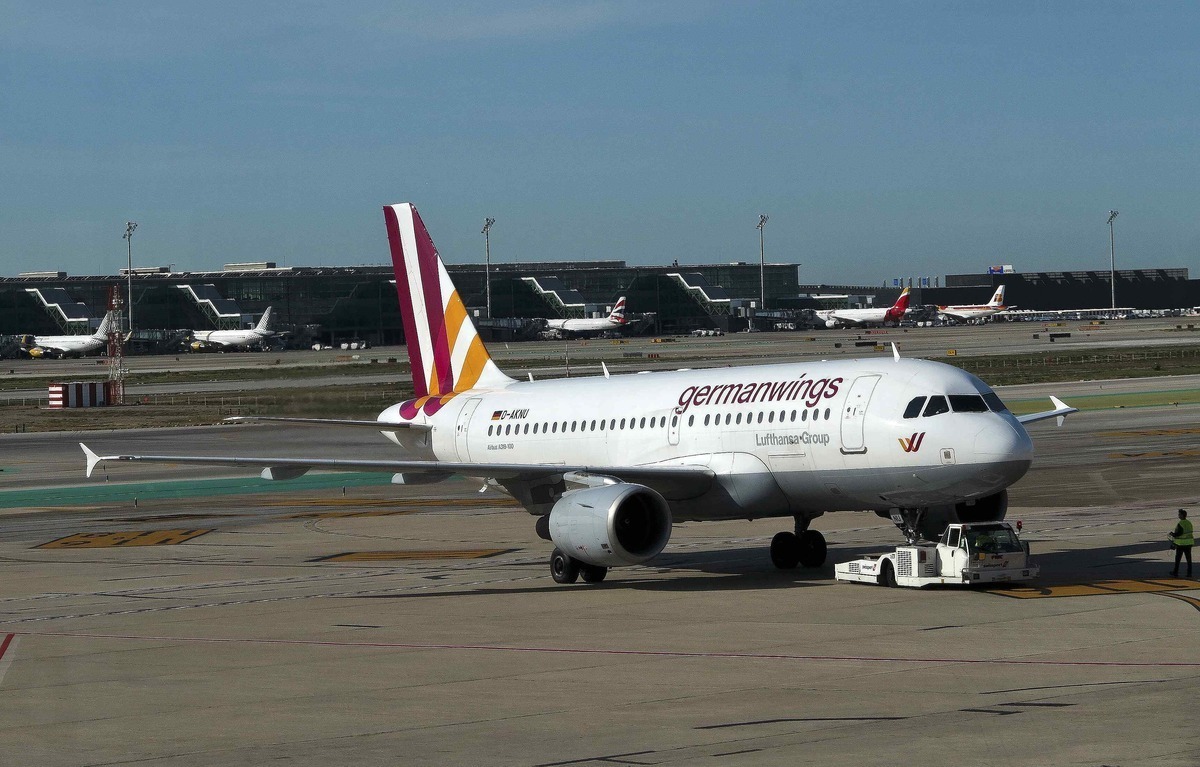Απειλή για βόμβα “καθήλωσε” αεροπλάνο της Germanwings