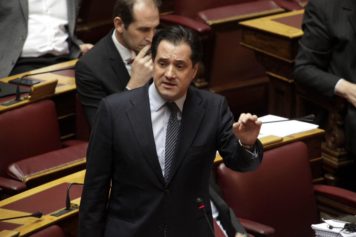 Γεωργιάδης: Προσέχετε πού βάζετε το γενετήσιο μόριό σας και την υπογραφή σας – Βίντεο