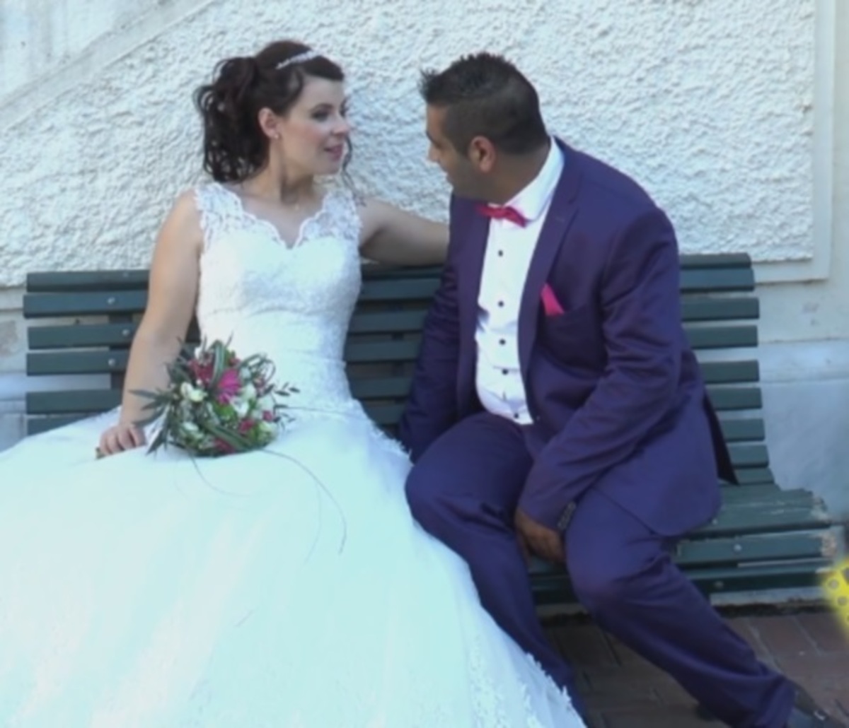 Θεσσαλονίκη: Γαμπρός και νύφη ”κούφαναν” τους πάντες – Viral ο απίθανος γάμος [pics, vids]