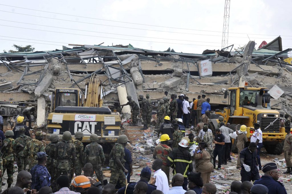 Γκάνα: 9 νεκροί και 55 παγιδευμένοι από την κατάρρευση εμπορικού κέντρου