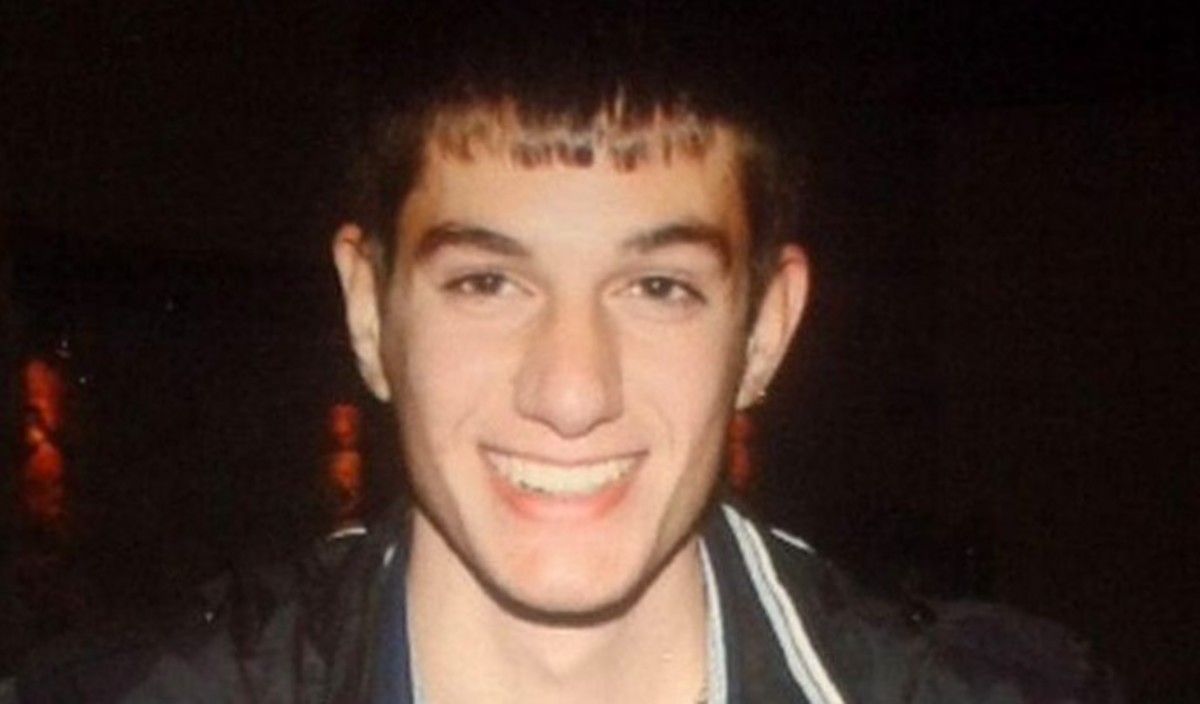 Αναστάτωση για τον Βαγγέλη Γιακουμάκη από ευρήματα σε καλαμιές κοντά στη σχολή