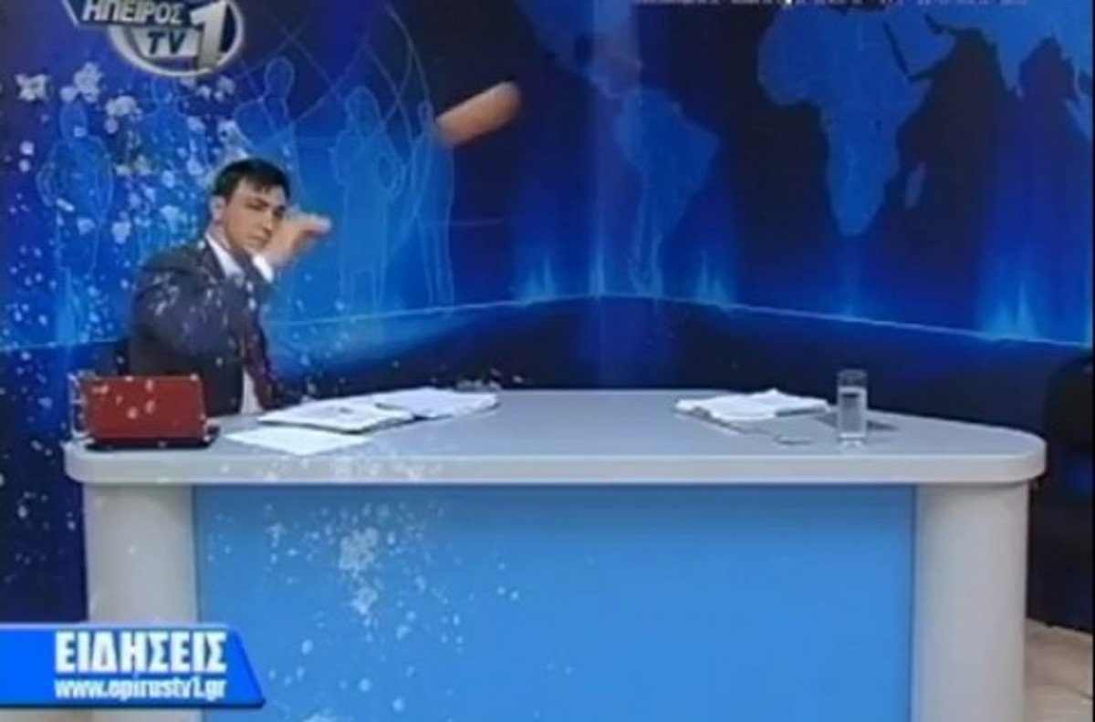 Το γύρο του κόσμου κάνει ο Έλληνας παρουσιαστής που τον γιαούρτωσαν live – ΒΙΝΤΕΟ