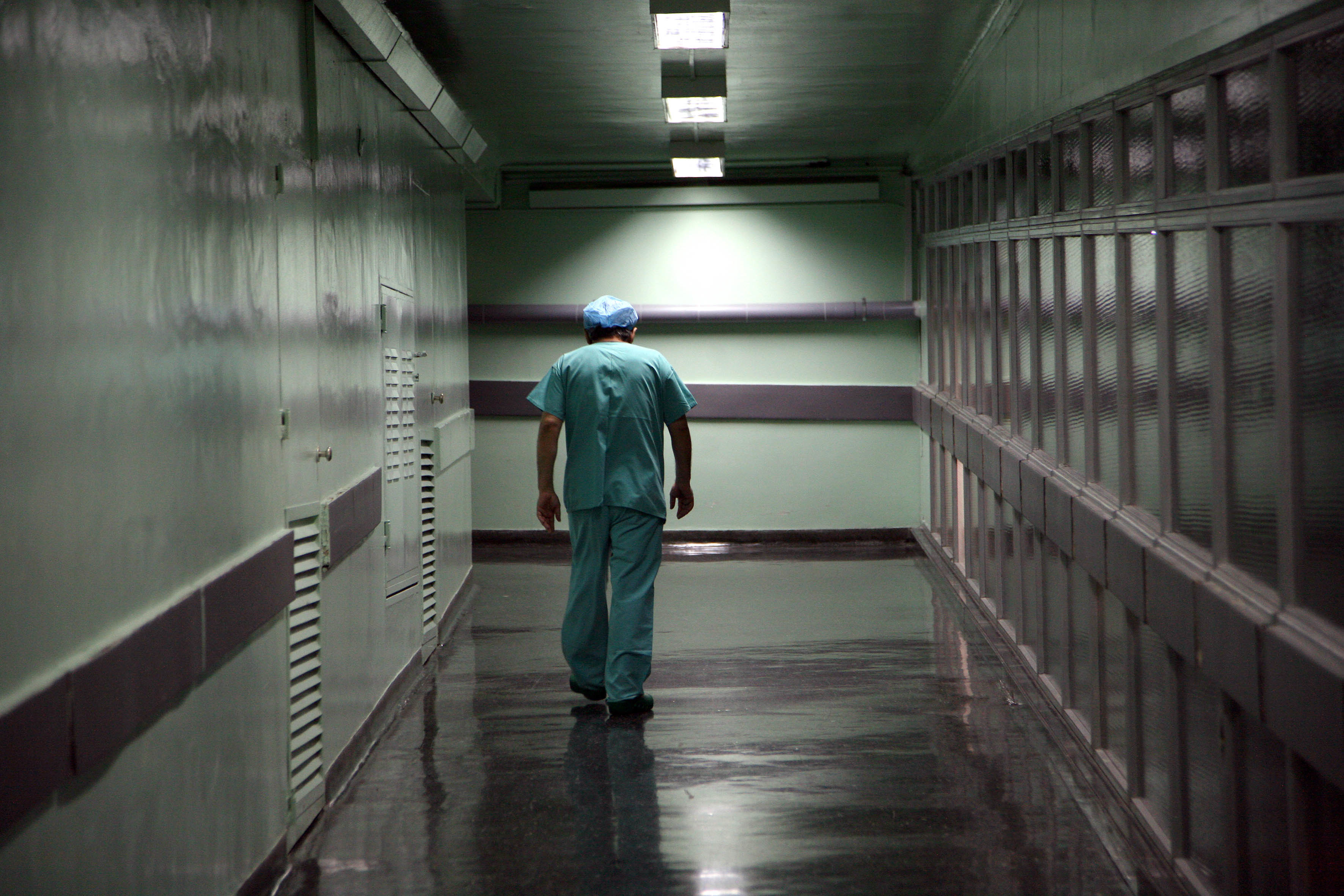 “Παραλύει” από τη Δευτέρα η Υγεία – Κλειστά φαρμακεία, κινητοποιήσεις από εργαζόμενους στα δημόσια νοσοκομεία και γιατρούς