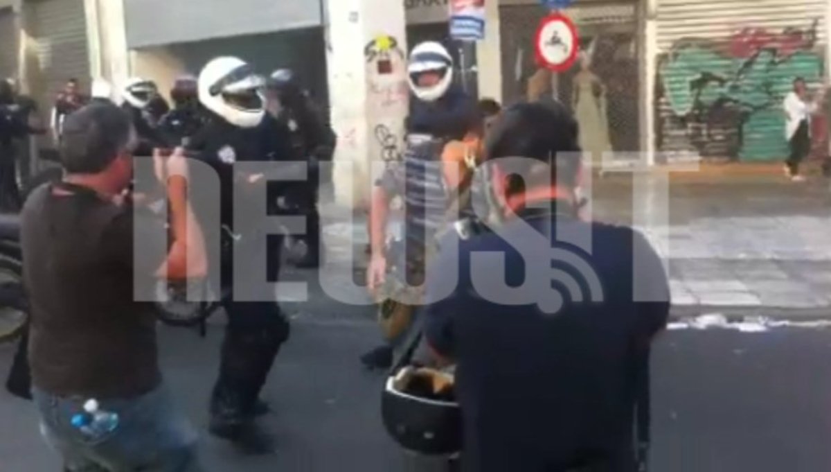 Αστυνομικοί κατά γυναικών!