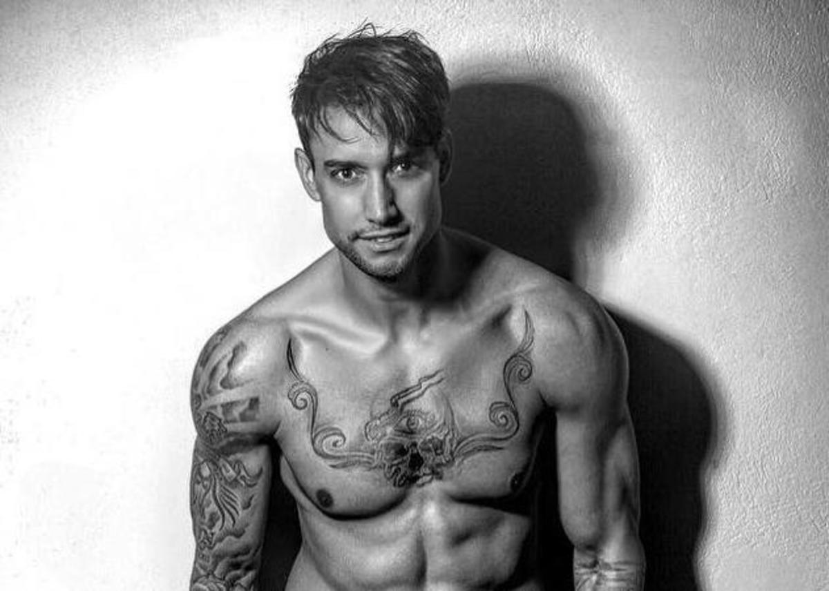 Ποιο είναι το σέξι μοντέλο  που… “χτυπά” σαν άντρας στη διαφήμιση με την Άντζελα