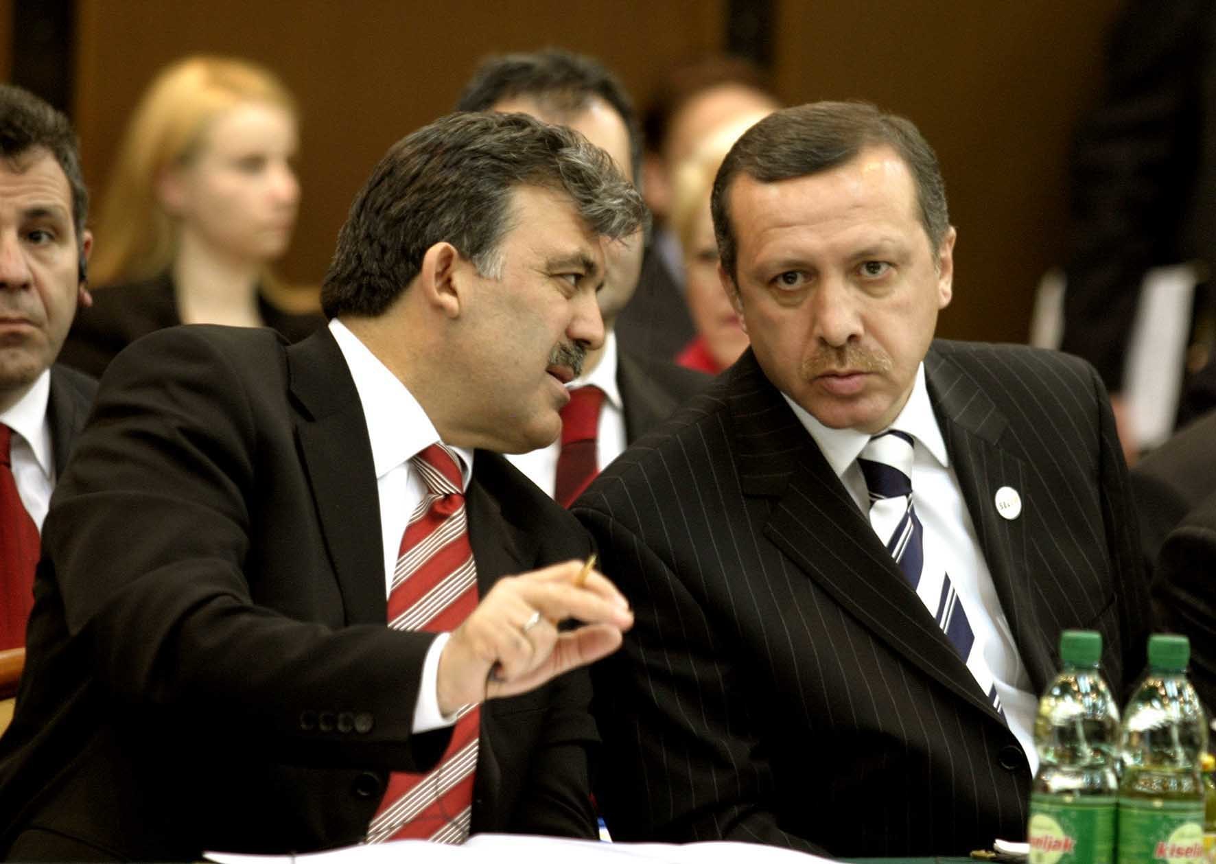 Οι Τούρκοι προτιμούν τον Γκιουλ και όχι τον Ερντογάν