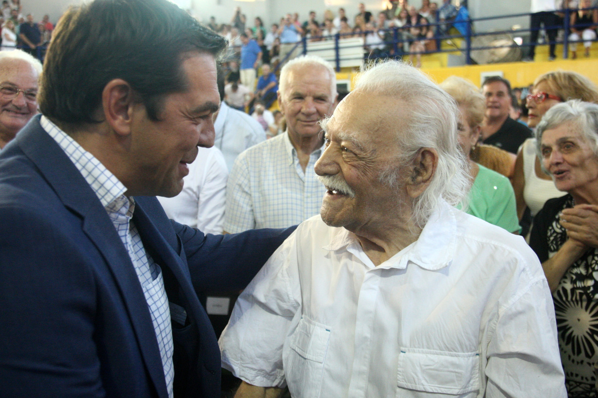 Γλέζος: «Ο Αλέξης Τσίπρας πρέπει να υπακούσει στην εντολή του ελληνικού λαού, που είπε ΟΧΙ στους δανειστές»