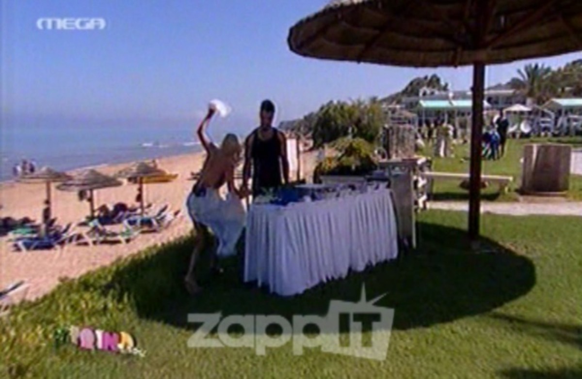 Η Σκορδά περπατούσε καμαρωτή, αλλά …γλίστρησε στην αγκαλιά του Πετρετζίκη!