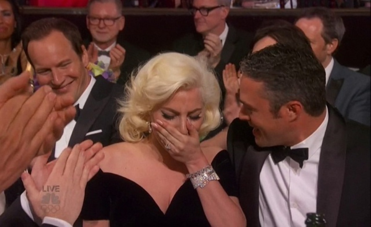 Χρυσές Σφαίρες 2016: Δάκρυσε στην απονομή η Lady Gaga