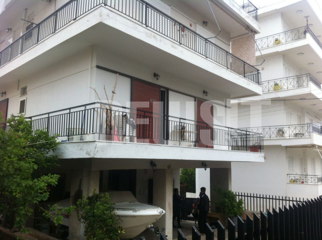 Aδίστακτοι ληστές με καλάσνικοφ και χειροβομβίδα “χτύπησαν” στη Γλυφάδα