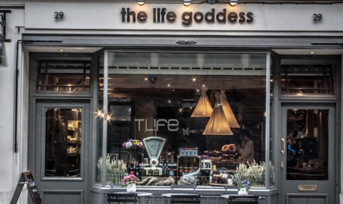TLIFE ρεπορτάζ: Το ελληνικό παντοπωλείο που κατέκτησε το Λονδίνο
