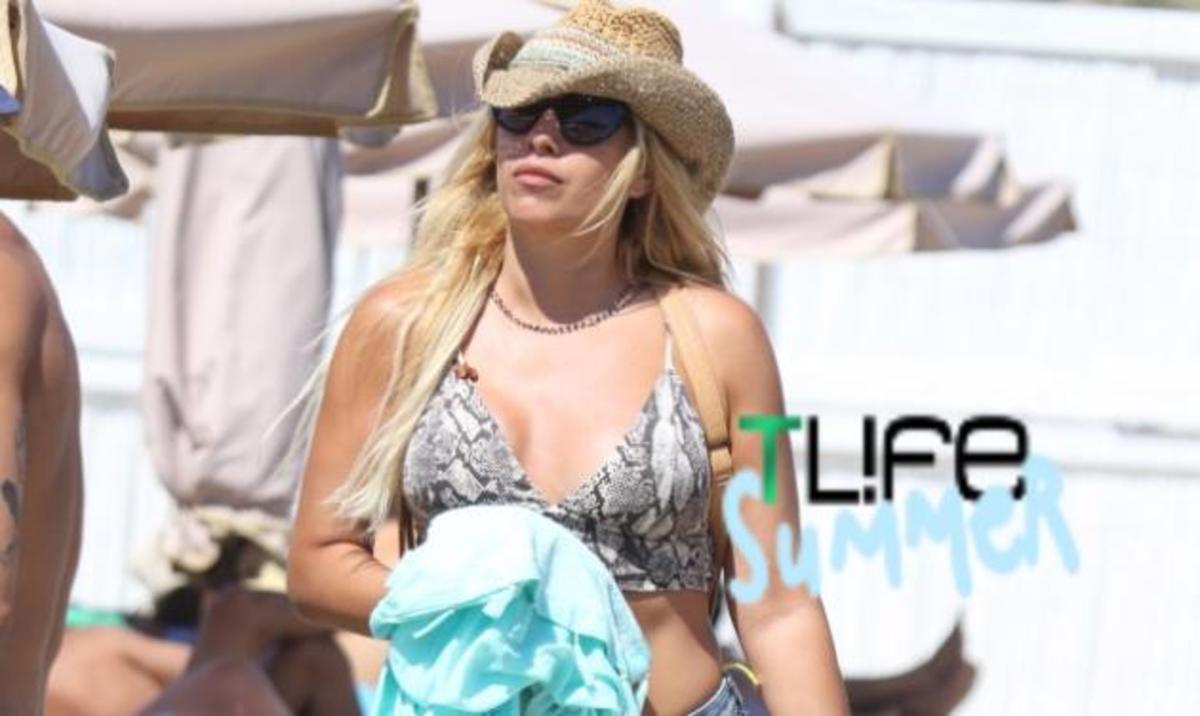 Γωγώ Μαστροκώστα: κορμί λαμπάδα στη θάλασσα!