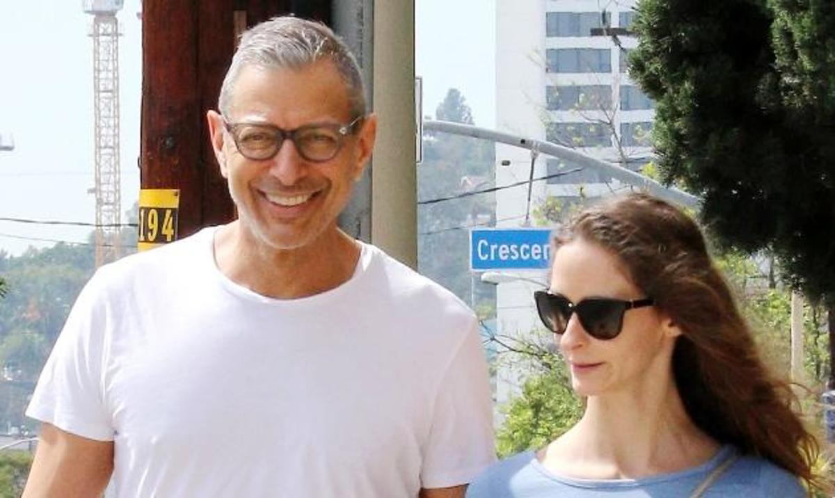 Jeff Goldblum: Η κατά 30 χρόνια μικρότερη σύζυγός του, του χάρισε το πρώτο του παιδί στα 62 του!