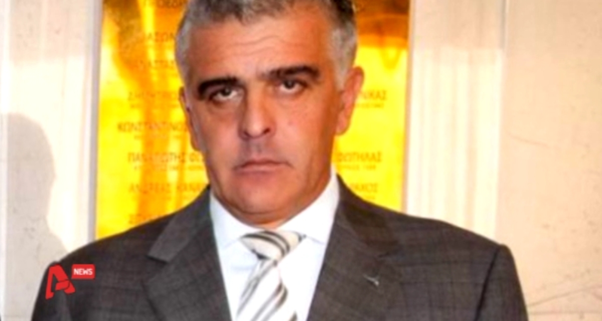 GoldenBoy με πλαστά πτυχία