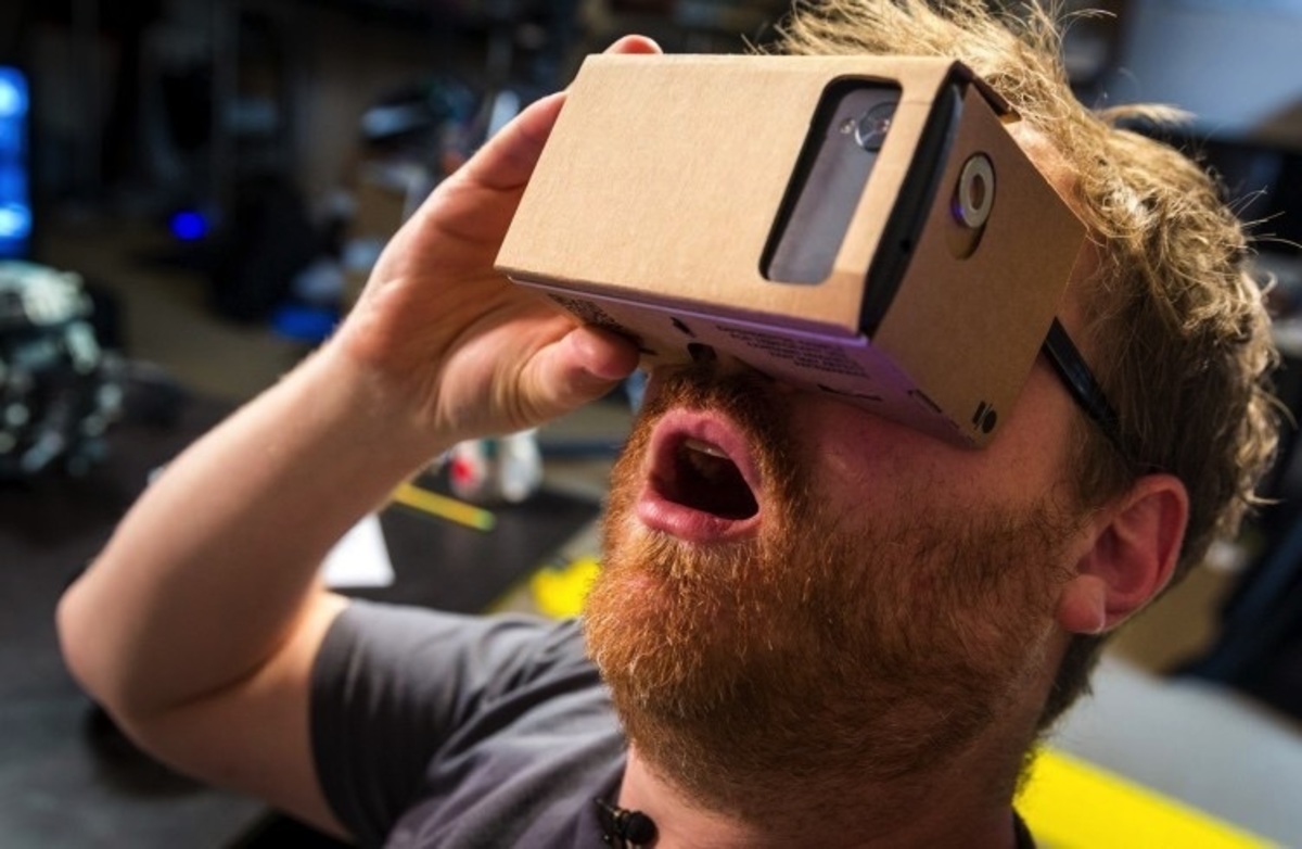 Η Google ετοιμάζει το δικό της VR headset