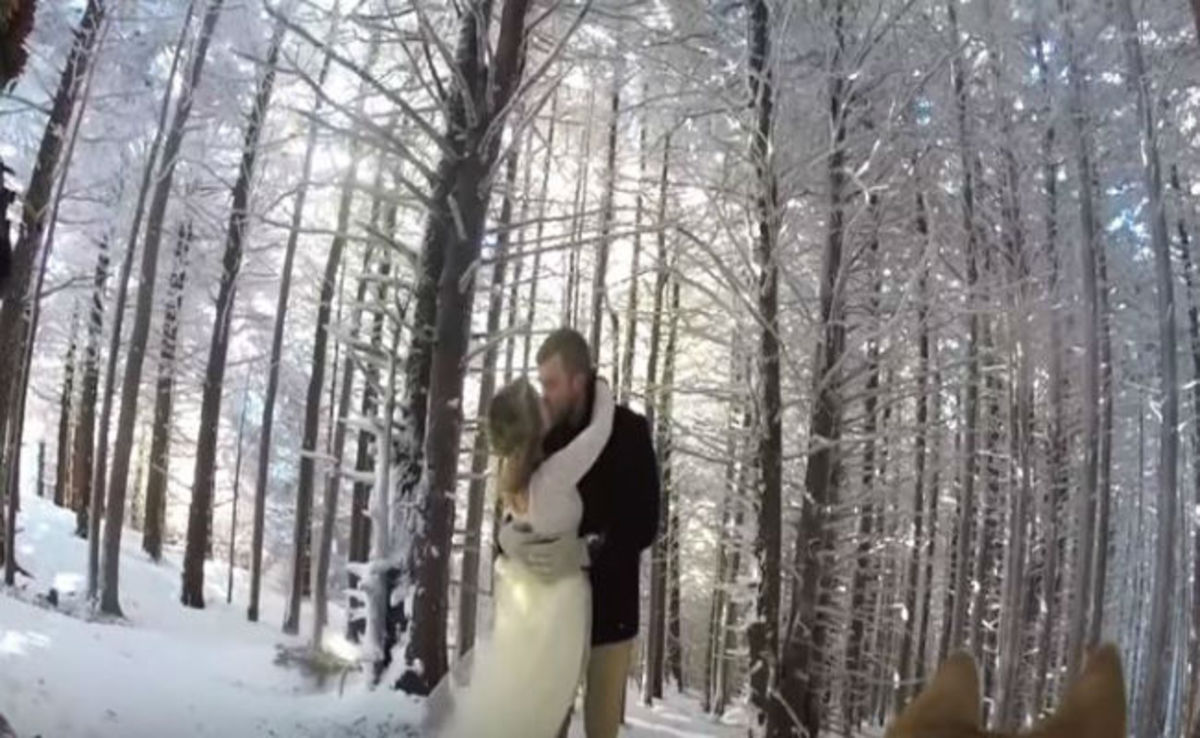 Αυτό το ζευγάρι άφησε τον σκύλο τους να βιντεοσκοπήσει τον γάμο τους – Το αποτέλεσμα; Εκπληκτικό!