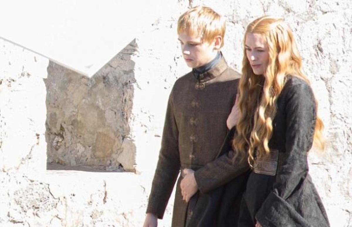 Game of Thrones: Της έκοψαν τα μαλλιά και την ξεγύμνωσαν! (Spoiler Alert)