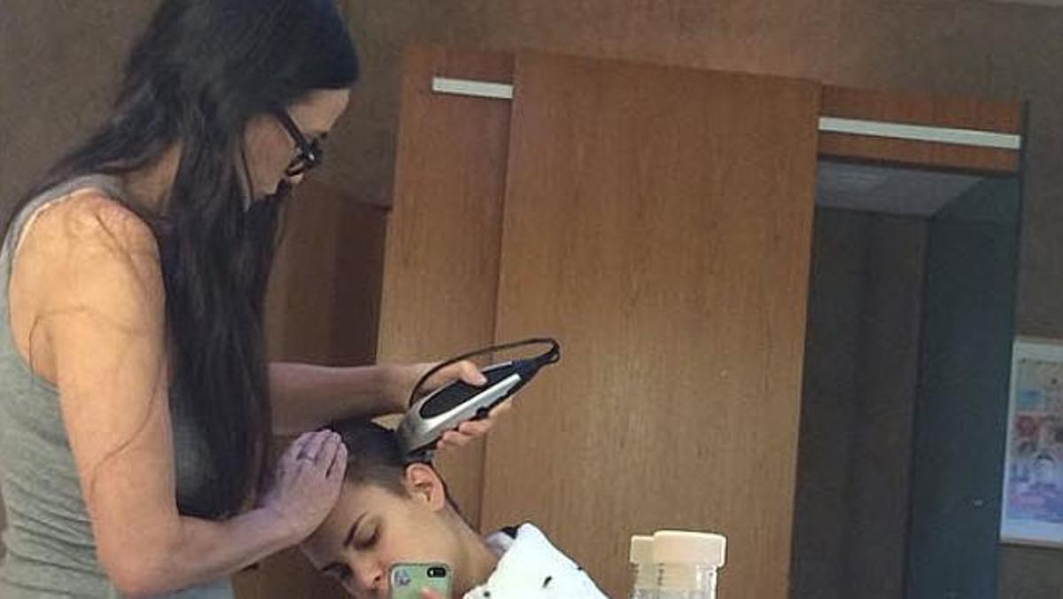 Γιατί η Demi Moore κούρεψε γουλί την 20χρονη κόρη της;