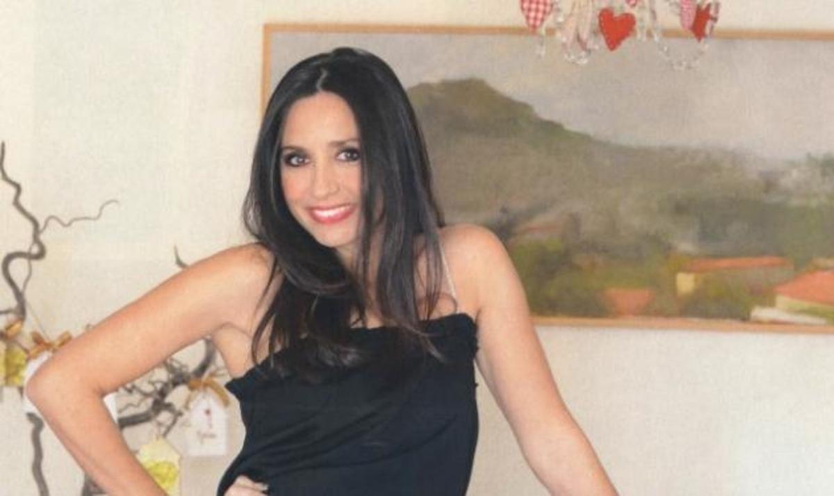 Δες πώς στόλισε η Βάσω Γουλιελμάκη το σπίτι της για τις γιορτές!