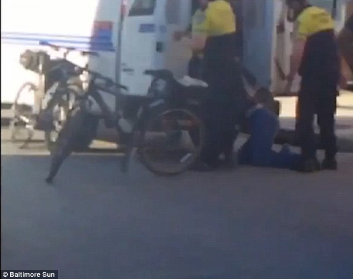 Video σοκ από τη σύλληψη του Φρέντι Γκρέι στη Βαλτιμόρη