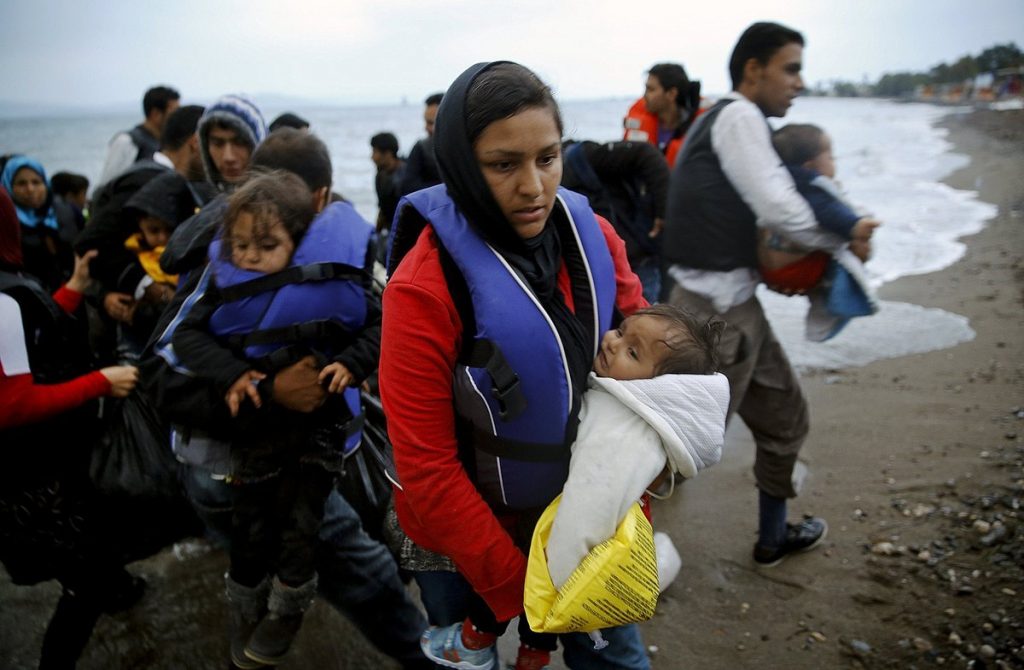 Ο Frontex έφυγε για Χριστούγεννα! Μέρες καλοκαιριού ζει η Μυτιλήνη – Χιλιάδες φτάνουν από την Τουρκία