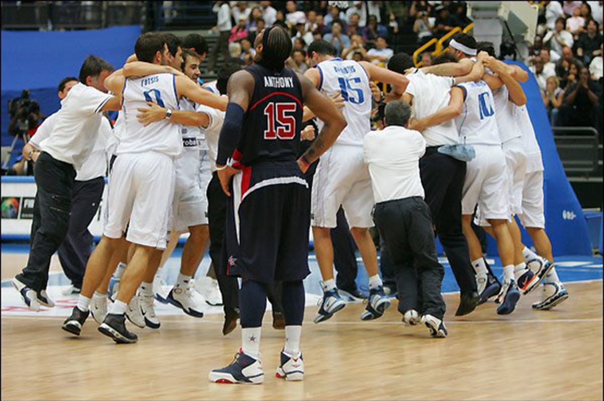 Μεγαλειώδης στιγμή του ελληνικού μπάσκετ! Όταν “πάτησε” τις ΗΠΑ (VIDEO)