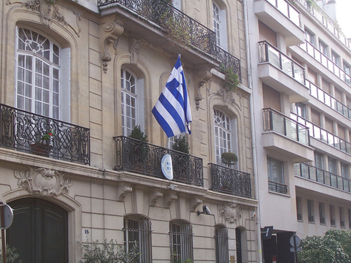 Επιστολή βόμβα στην ελληνική πρεσβεία στο Παρίσι – Από θαύμα δεν υπήρξε τραυματισμός – Ποιοί βρίσκονται πίσω από την επίθεση