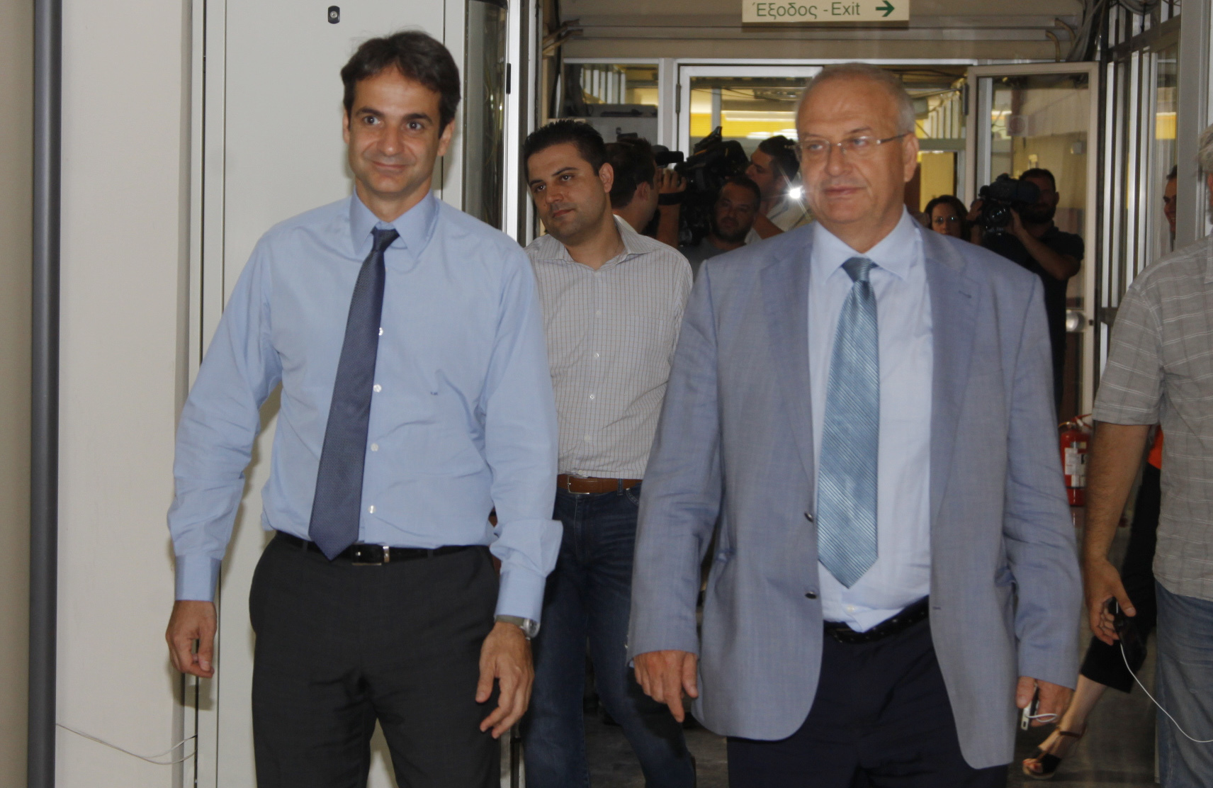 Γρηγοράκος σε Μητσοτάκη-Μιχελάκη: Πείτε μας την αλήθεια για τις προσλήψεις στο Δημόσιο!