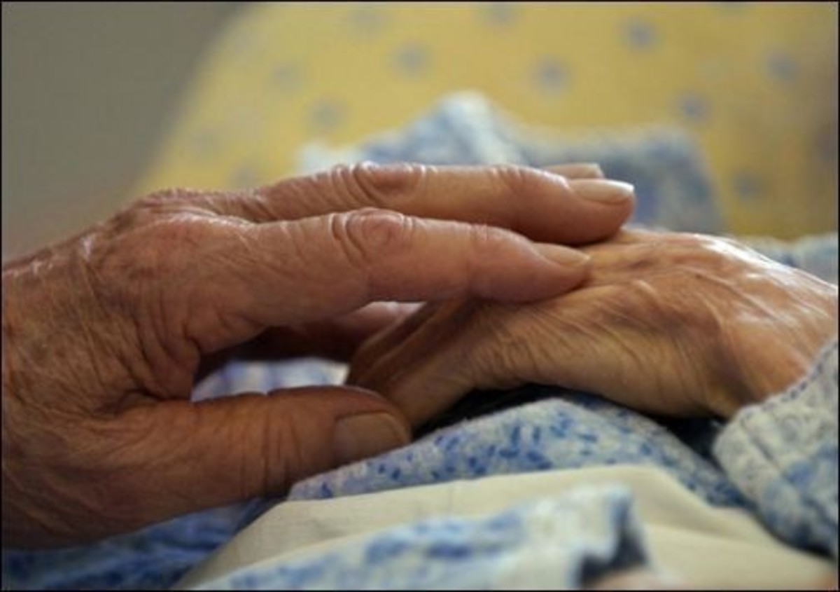 Τέσσερις άνανδροι λήστεψαν μία… 87χρονη γριούλα