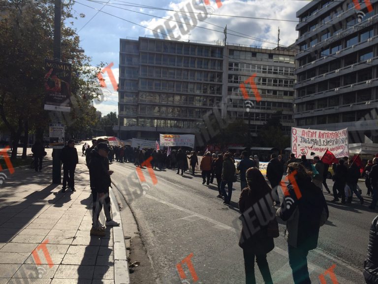 Απεργία – ΓΣΕΕ – ΑΔΕΔΥ: Σκόρπια διαδήλωση… [pics]