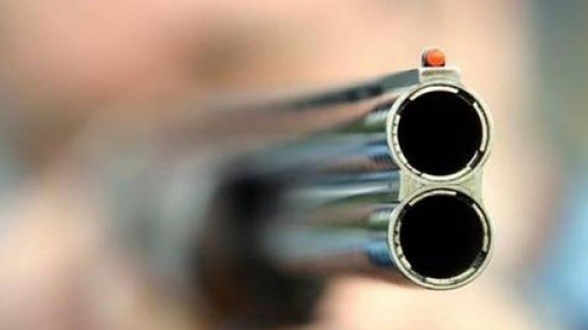 Υποψήφια βουλευτής απειλούσε τη σύζυγο του εραστή της: «Θα σου φυτέψω μια σφαίρα στο κεφάλι»