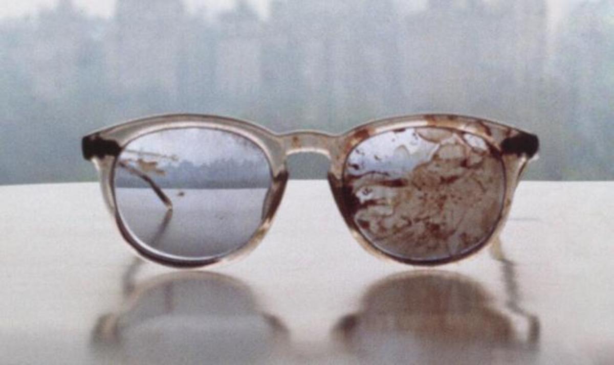 Yoko Ono: Ανέβασε στο twitter φωτογραφία με τα ματωμένα γυαλιά του John Lennon