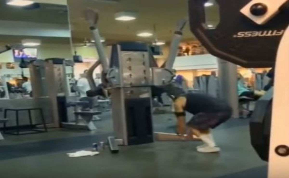 Ο άνδρας που κάνει crossfit μέσα στο γυμναστήριο με έναν δικό του τρόπο (ΒΙΝΤΕΟ)