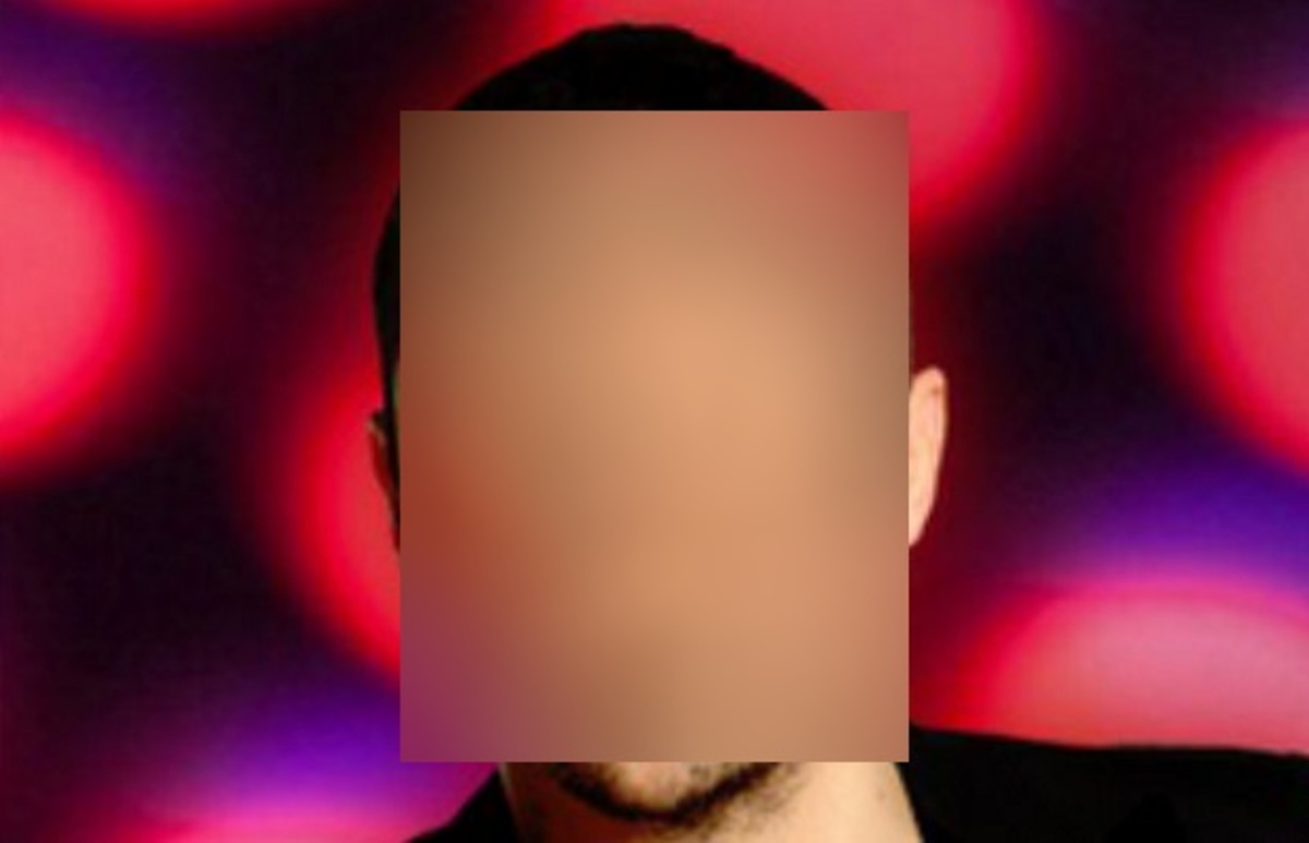 Ποιον παρουσιαστή μπορεί να συναντήσετε γυμνό ενώ περπατάτε στη Σχοινούσα;