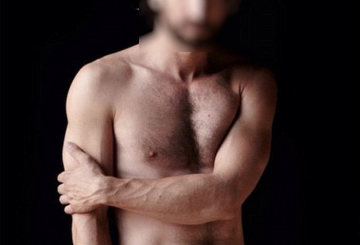 Ολόγυμνος για τα μάτια σας μόνο…