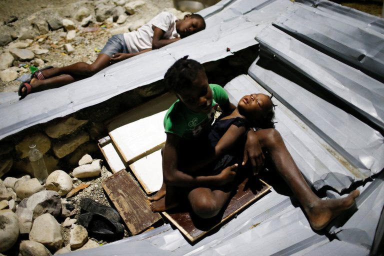 Αϊτή: Χολέρα, πόνο και θάνατο άφησε πίσω του ο τυφώνας Μάθιου [pics]