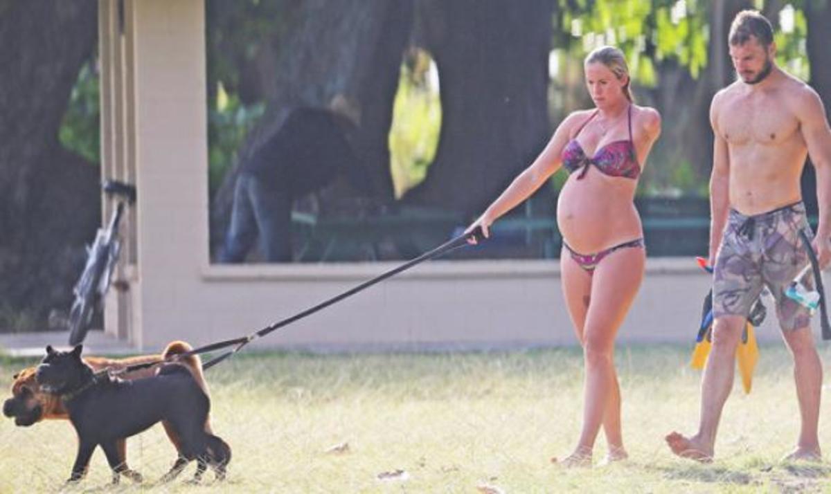 Bethany Hamilton: Aκρωτηριάστηκε από επίθεση καρχαρία, συνέχισε το surf και γεννά σε ένα μήνα!