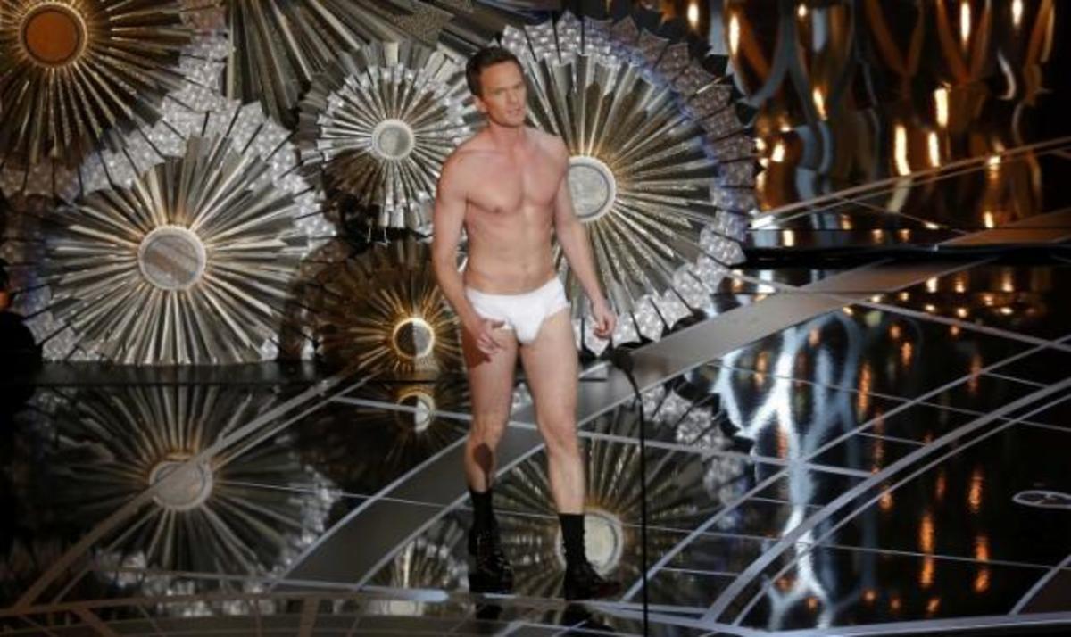 Με το εσώρουχο στη σκηνή ο παρουσιαστής των Όσκαρ! Video