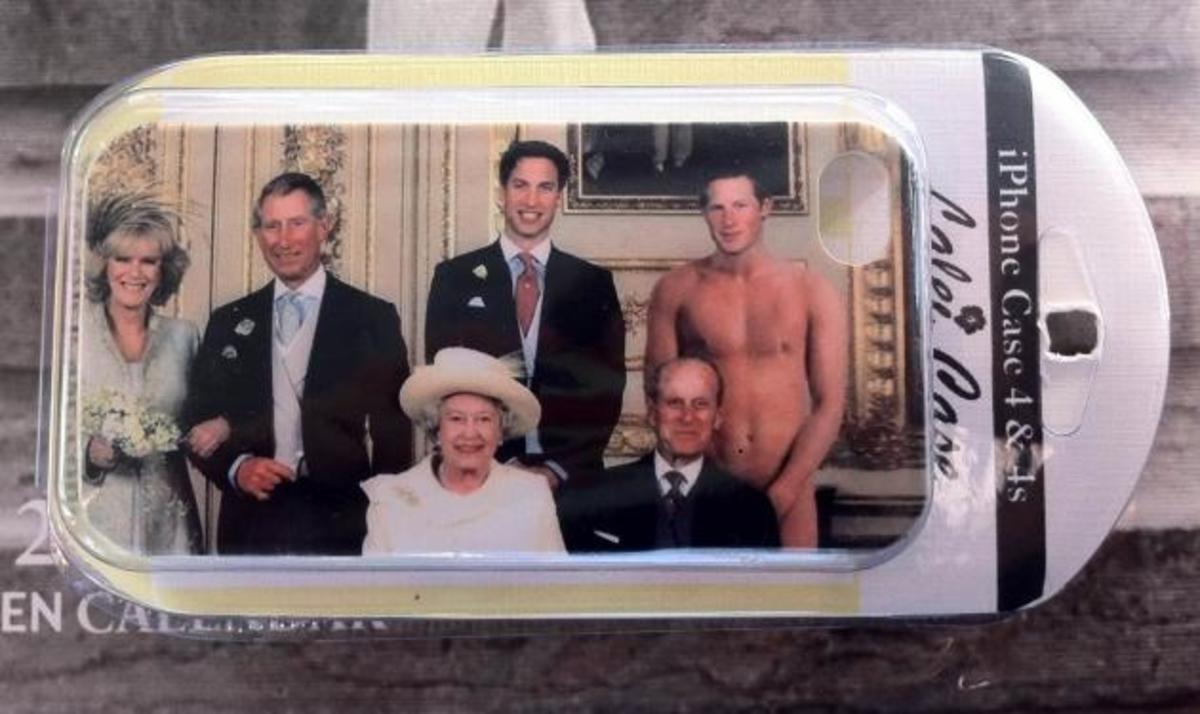 Νέο hot αξεσουάρ για iPhone… με γυμνό τον πρίγκιπα Harry! Φωτογραφίες