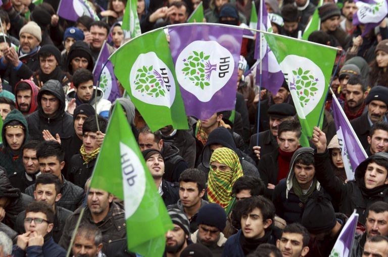 Τουρκία: Νέα προσφυγή για τον «στραγγαλισμό» του φιλοκουρδικού κόμματος HDP