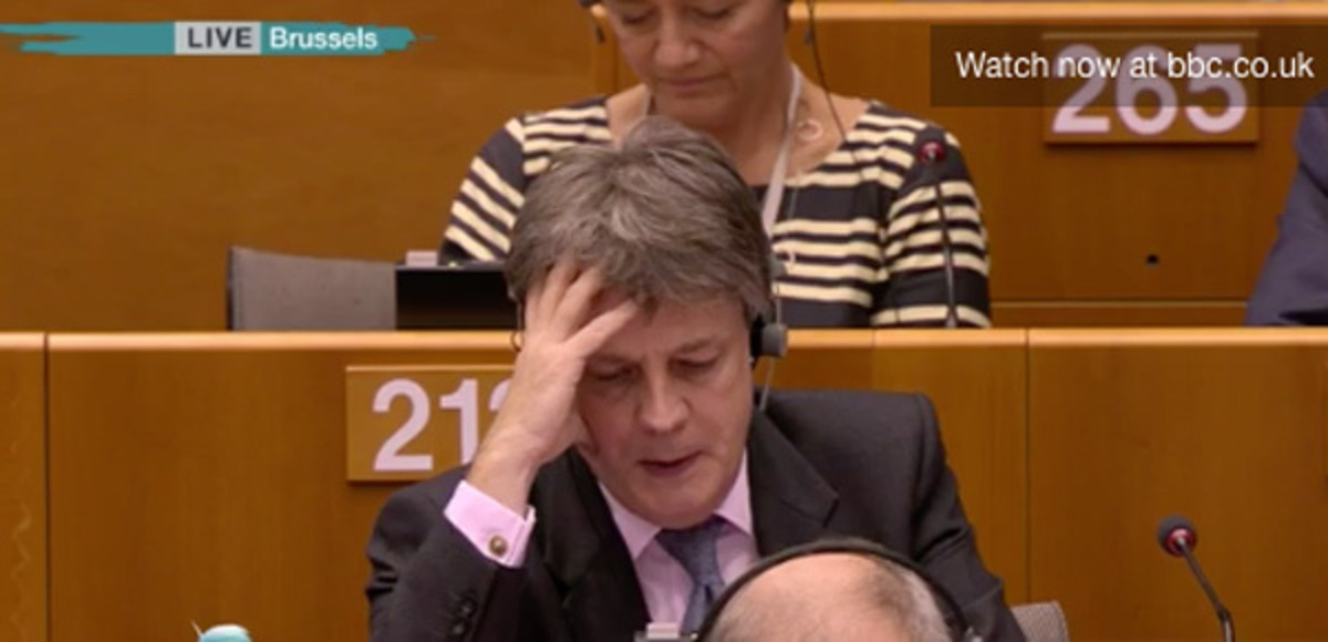 Το κλάμα του Βρετανού Επιτρόπου μέσα στο Ευρωκοινοβούλιο! ΒΙΝΤΕΟ