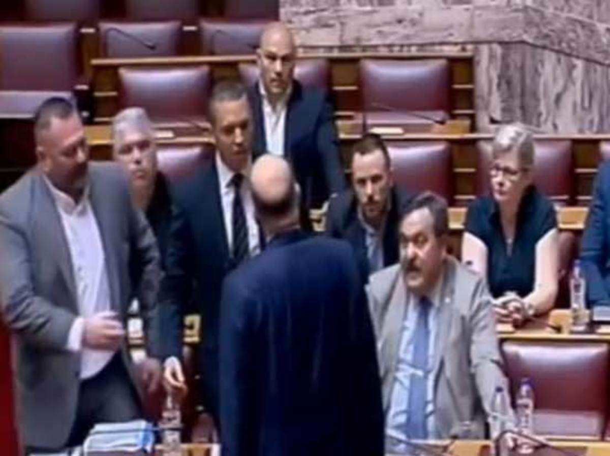 Κανέλλη σε βουλευτές του ΣΥΡΙΖΑ: Μείνατε Παυλόπουλοι!